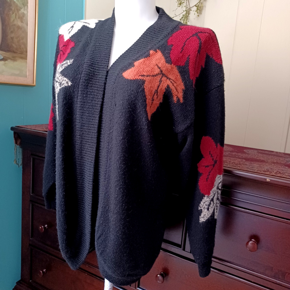 VINTAGE Angenie Sweater Angora Fuzzy Appliqué Shoulder Pads 90’s Winter Leaves M